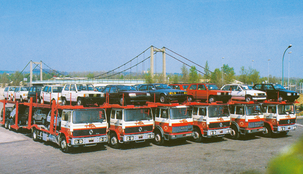 TEA lorries to carry finished vehicules